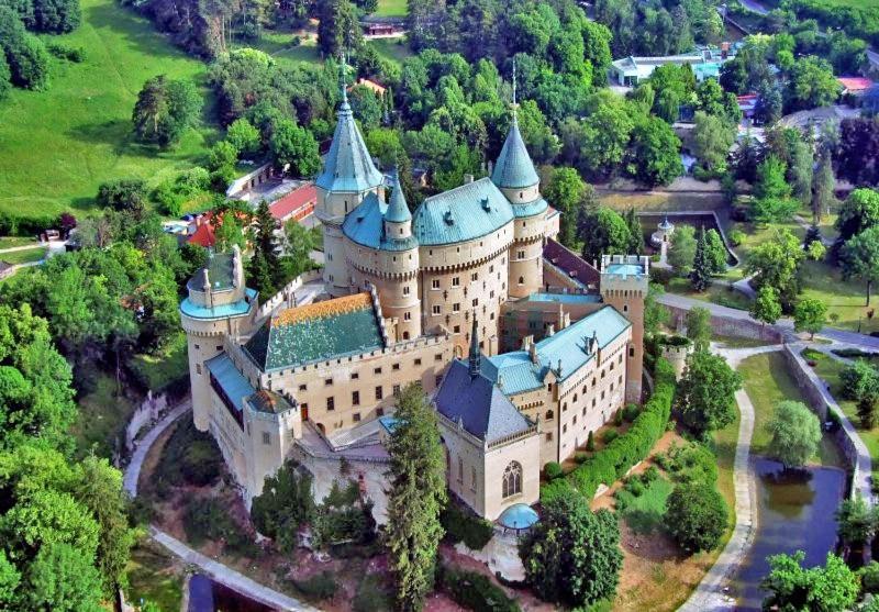 Hotel Adria Nová Dubnica Екстериор снимка