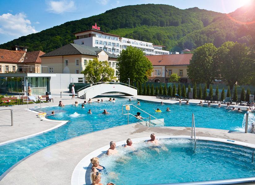 Hotel Adria Nová Dubnica Екстериор снимка