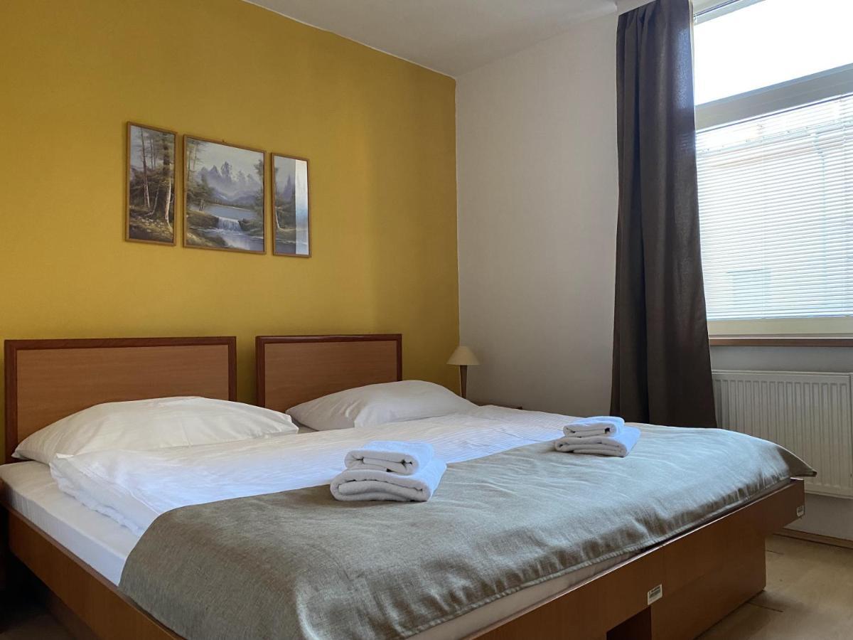 Hotel Adria Nová Dubnica Екстериор снимка