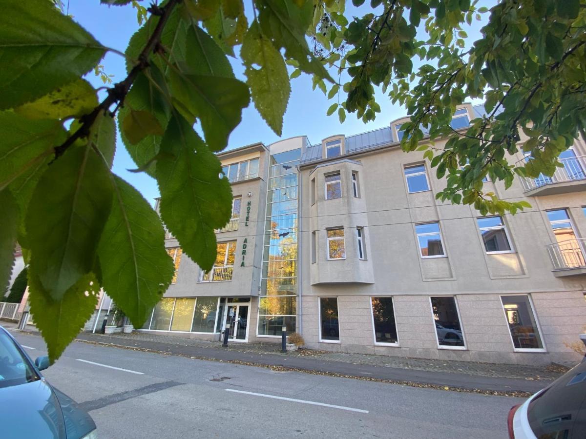 Hotel Adria Nová Dubnica Екстериор снимка