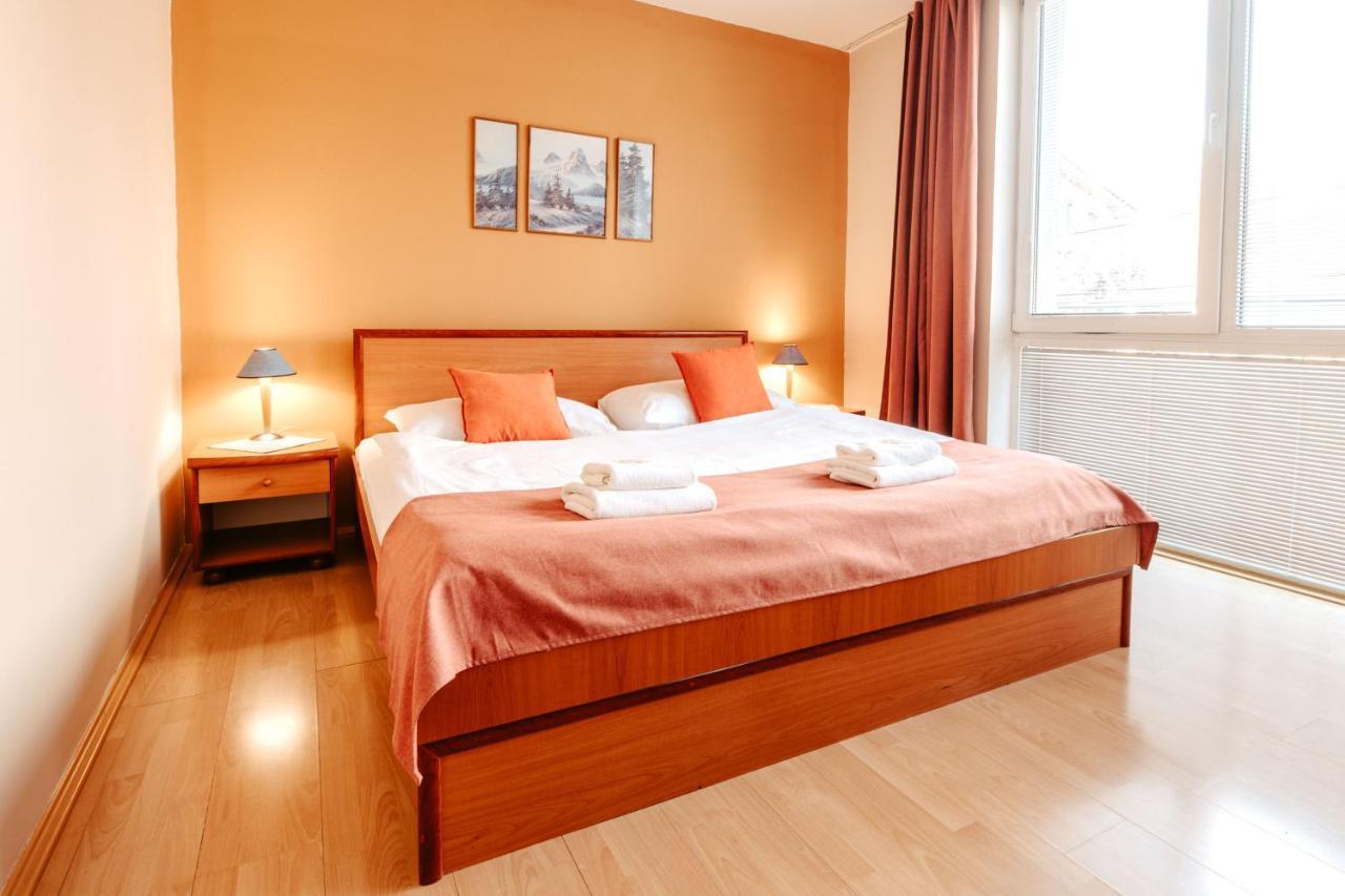 Hotel Adria Nová Dubnica Екстериор снимка