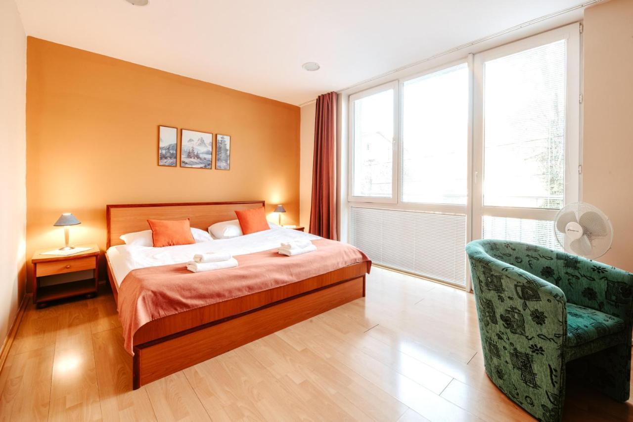 Hotel Adria Nová Dubnica Екстериор снимка