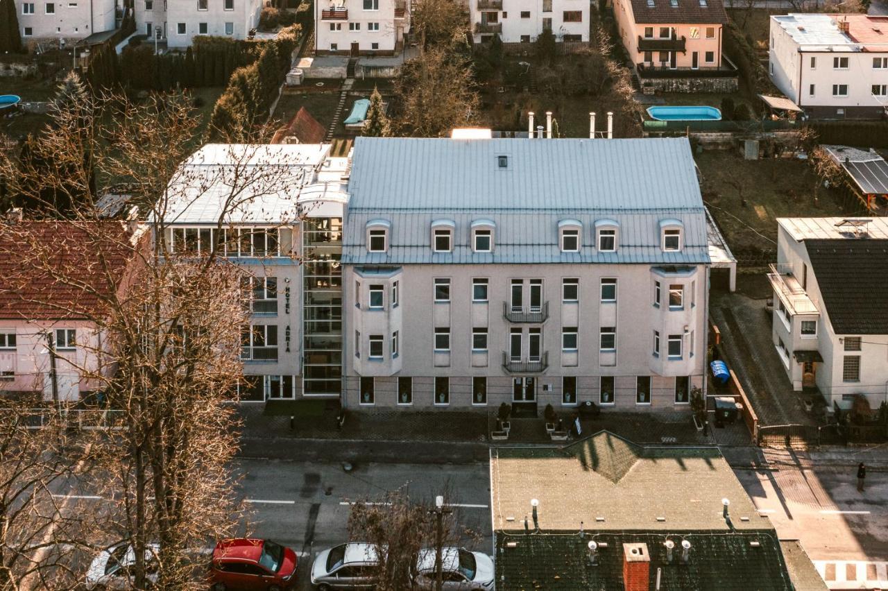 Hotel Adria Nová Dubnica Екстериор снимка