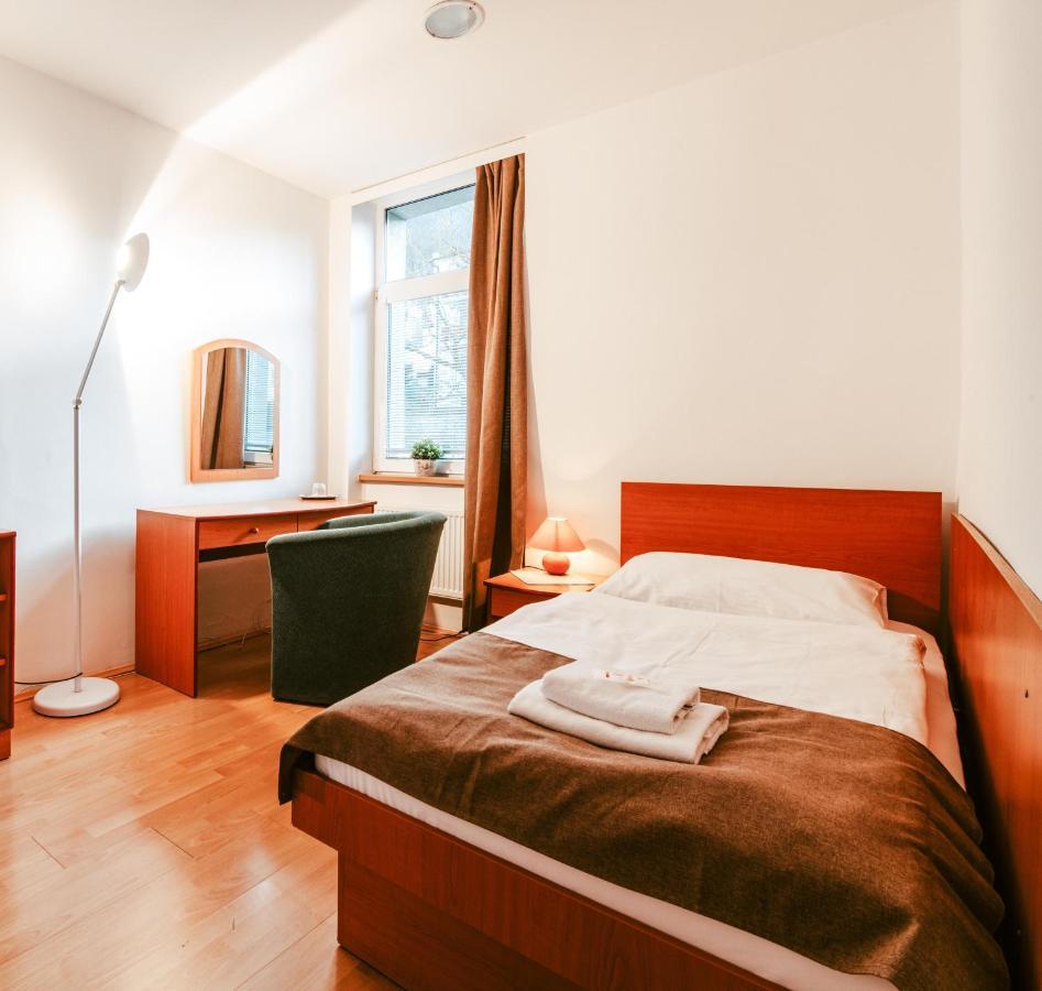 Hotel Adria Nová Dubnica Екстериор снимка