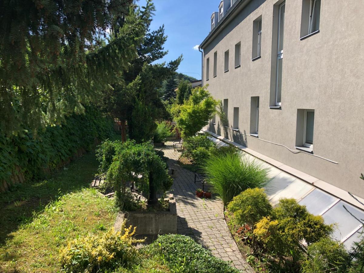 Hotel Adria Nová Dubnica Екстериор снимка
