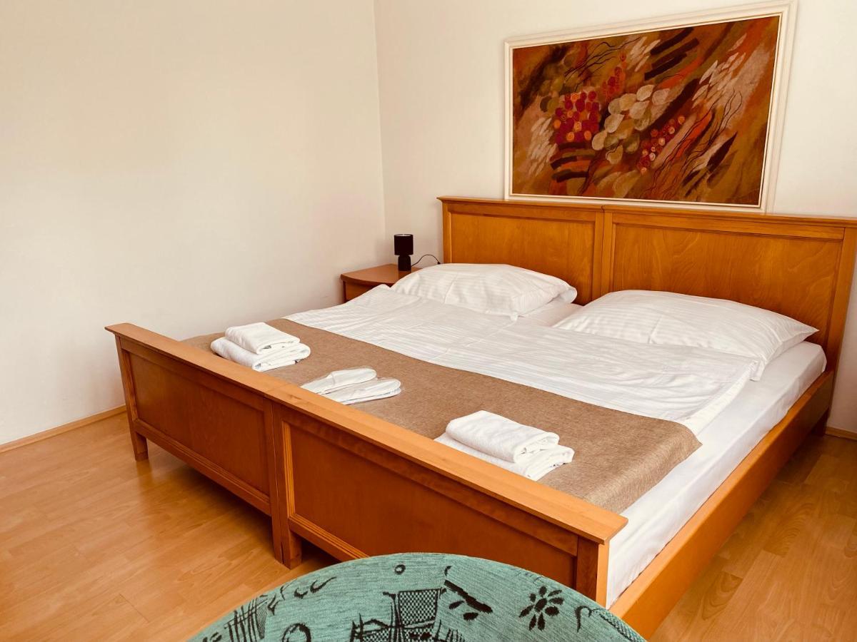 Hotel Adria Nová Dubnica Екстериор снимка